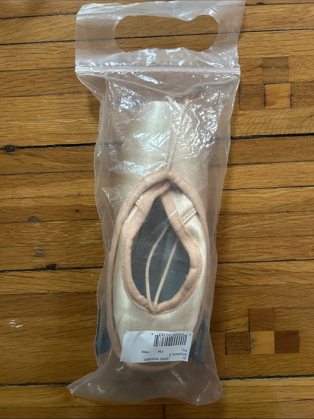 Studio II Pointe Shoes - Picture 2 of 2